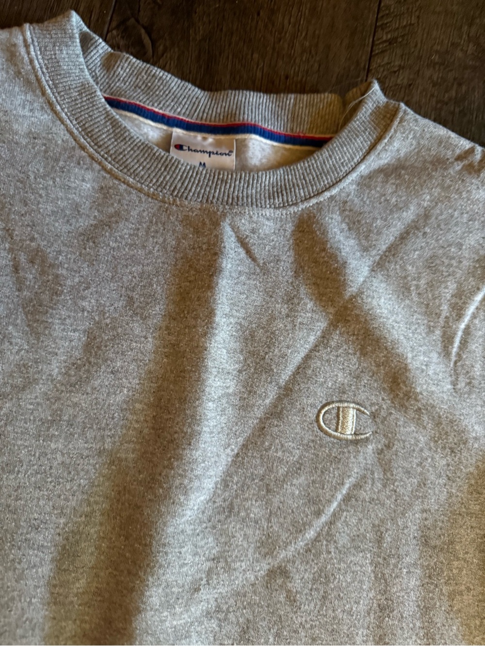 Champion Heather Gray Wonens Crewneck Sweatshirt Medium - Picture 2 of 3